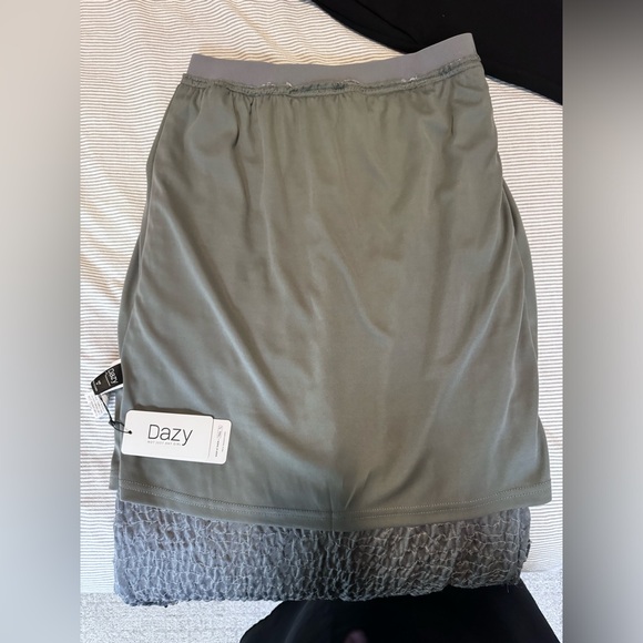 NWT DAZY Sequinned Velvet Midi Skirt S-M - Picture 9 of 10